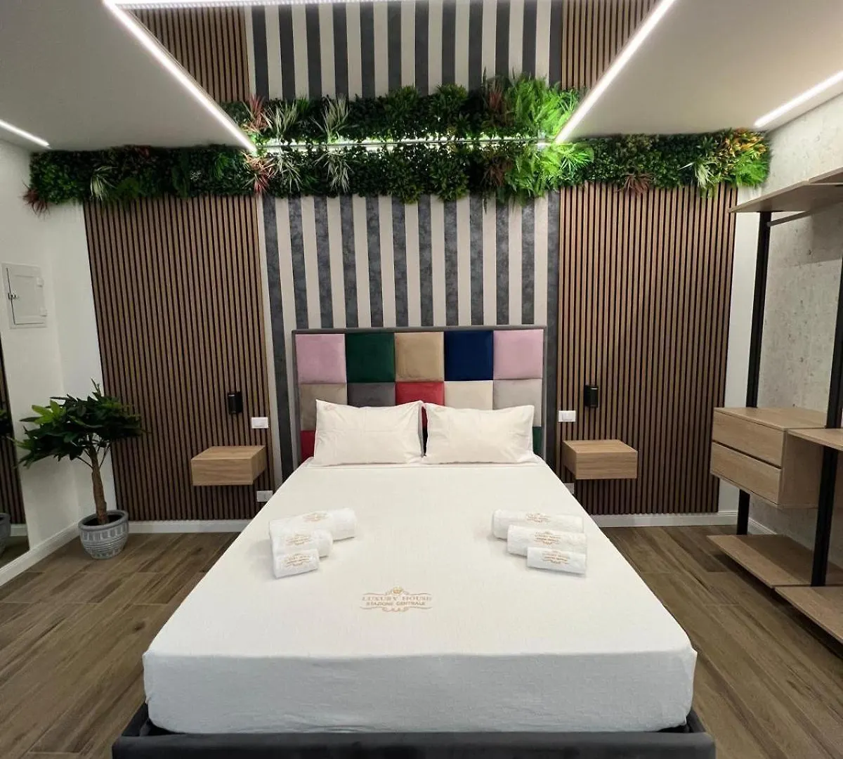 Luxury House Stazione Centrale Palermo 0*,  Italy
